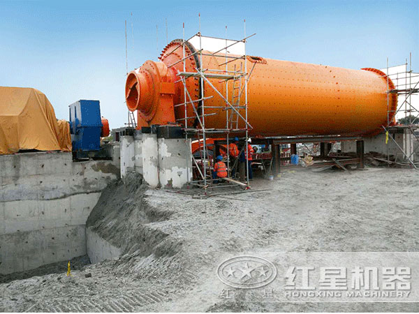 大型水泥球磨机生产现场 大型水泥球磨机生产现场
